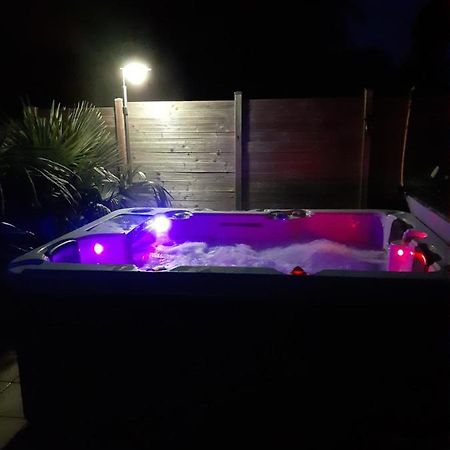 Bed and Breakfast Chambre Au Nuit Etoile Et Jacuzzi Prive Pleuven Экстерьер фото